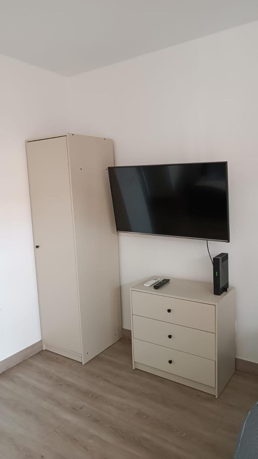 Estudio Vacacional بينالماذينا المظهر الخارجي الصورة